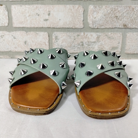 ShuShop Green and Silver Studded Spiked Sandals Sz 6.5 Poolside Glam Edgy Chic - Picture 5 of 9